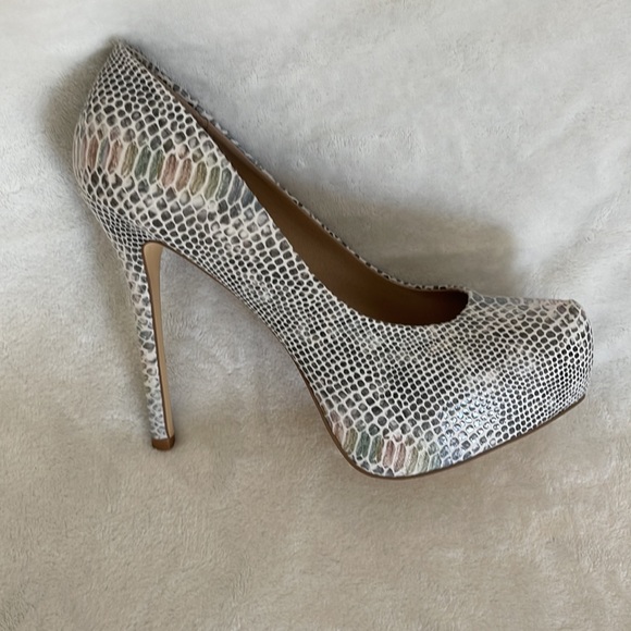 Steve Madden “Nala” platform pumps - Picture 4 of 8
